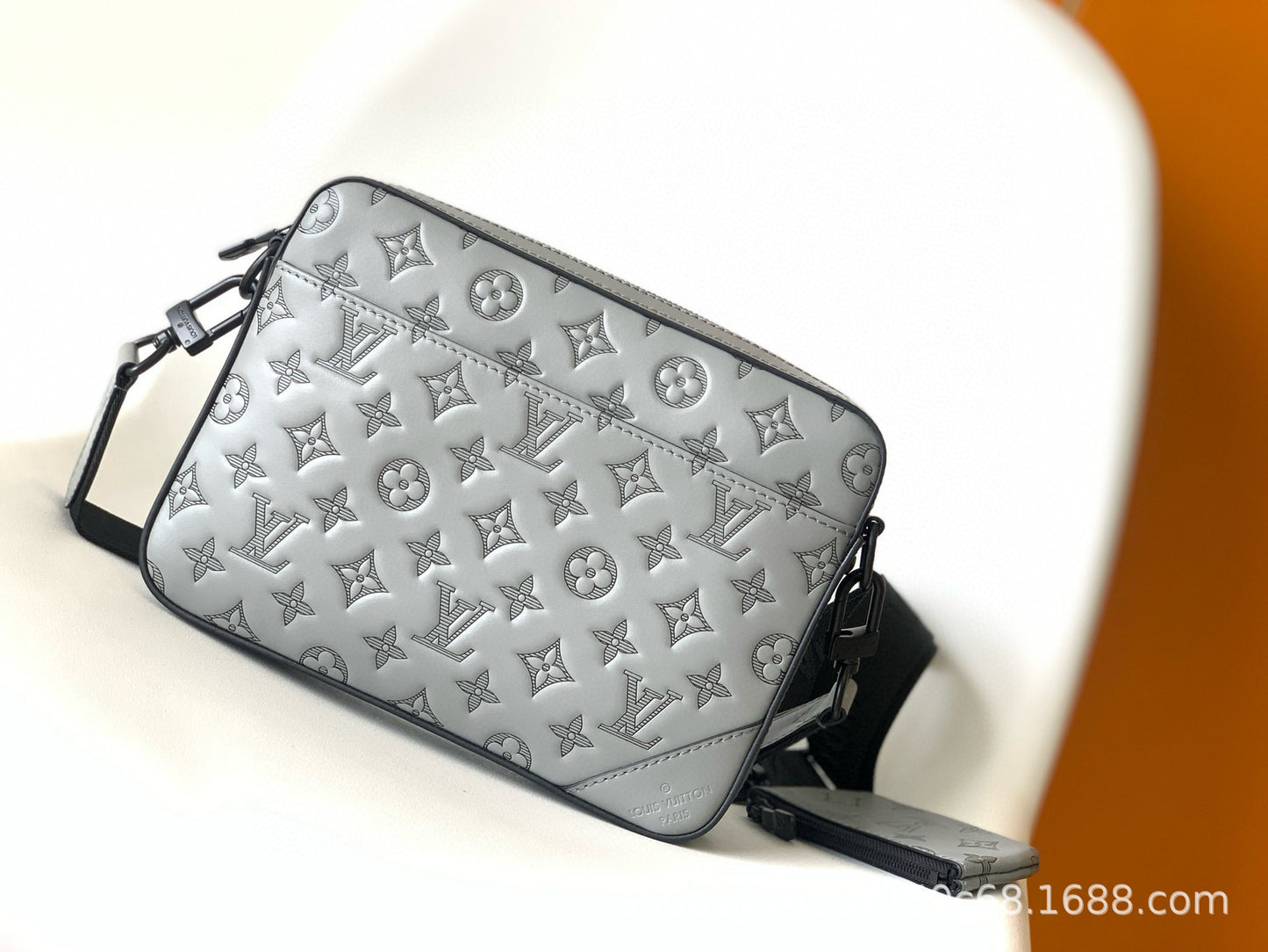 LV Bauchtasche